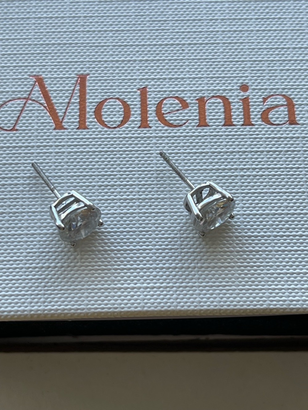 Silver 4ct MOISSANITE  Stud Earrings screw back are missing